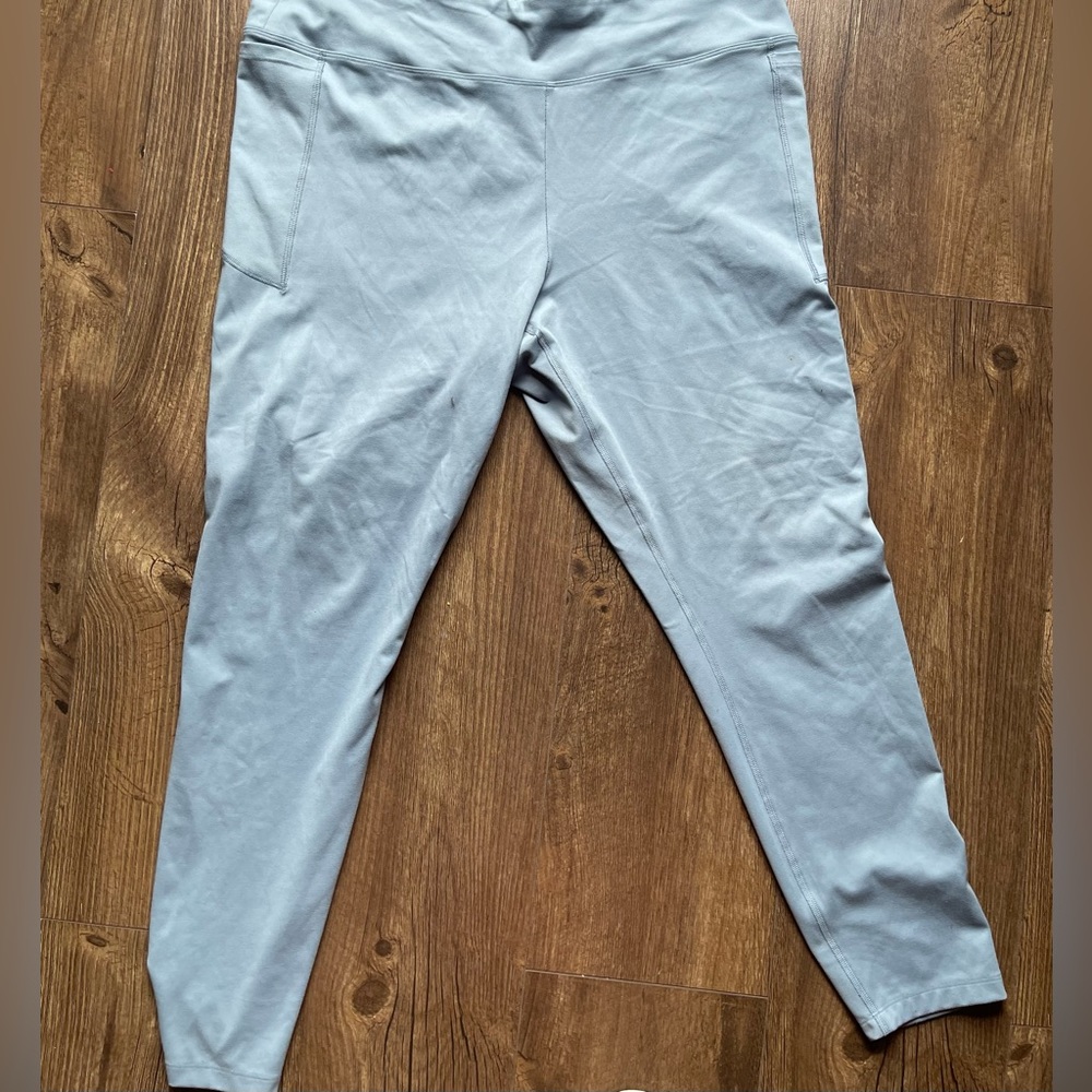 VS pink brand leggings with pockets